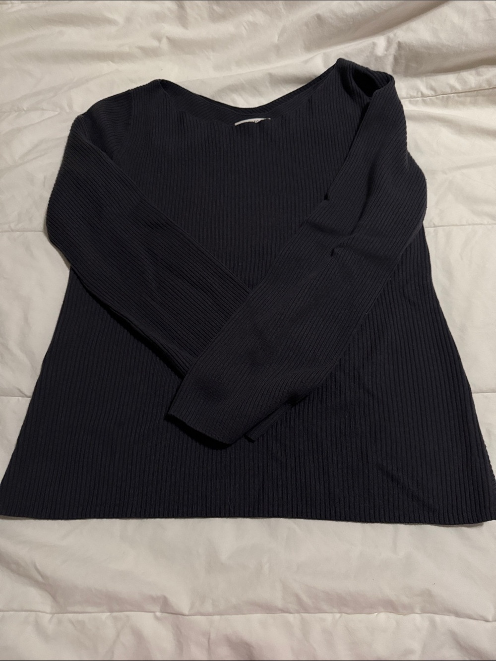 Aritzia Black Ribbed V-Neck Women’s Sweater
